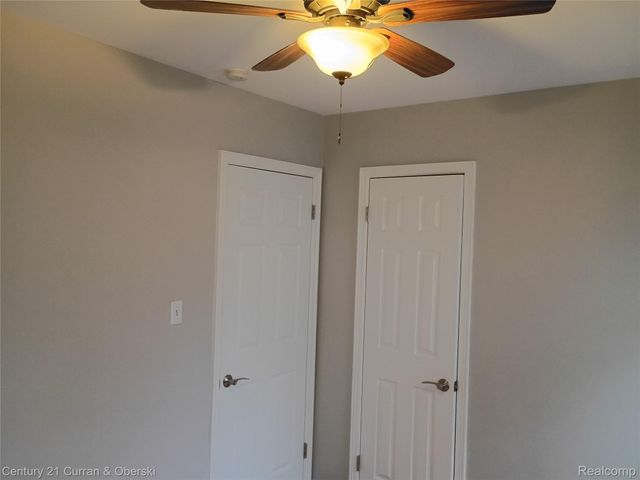 1809 Kingsbury Avenue, Dearborn, MI 48128