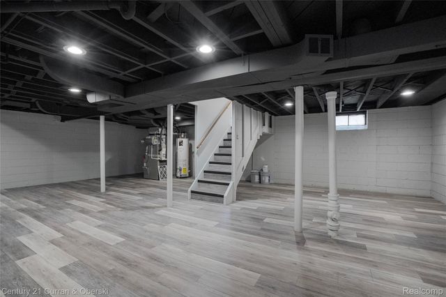 1809 Kingsbury Avenue, Dearborn, MI 48128