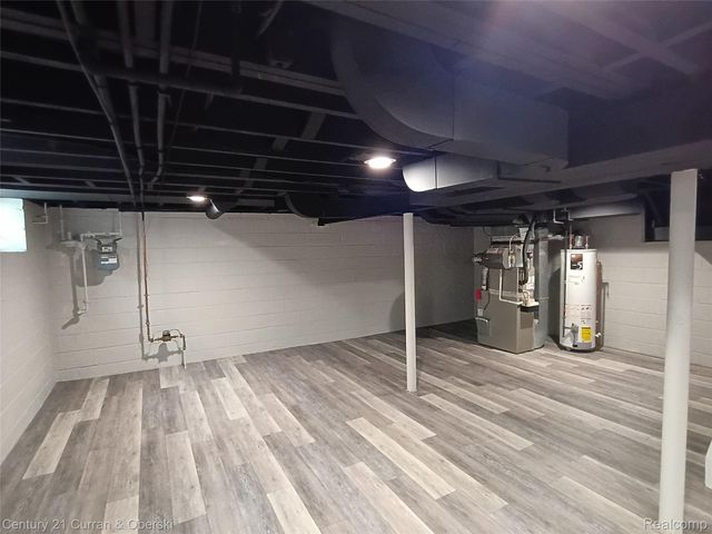 1809 Kingsbury Avenue, Dearborn, MI 48128