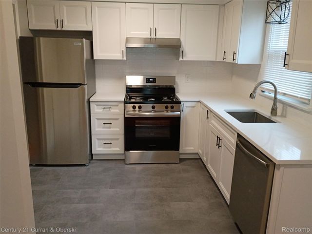 1809 Kingsbury Avenue, Dearborn, MI 48128