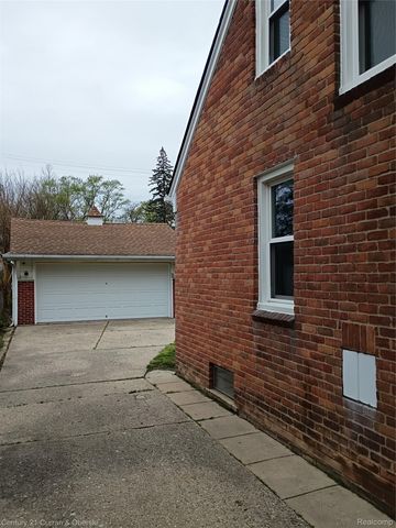 1809 Kingsbury Avenue, Dearborn, MI 48128