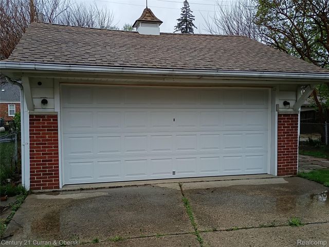 1809 Kingsbury Avenue, Dearborn, MI 48128