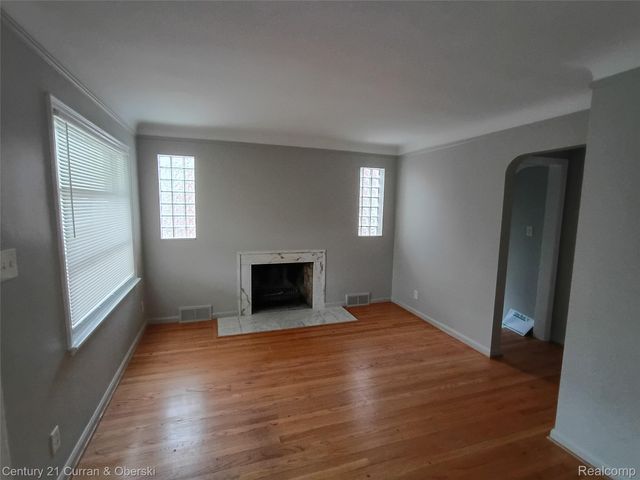 1809 Kingsbury Avenue, Dearborn, MI 48128