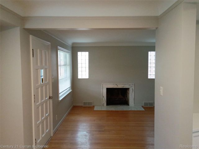 1809 Kingsbury Avenue, Dearborn, MI 48128