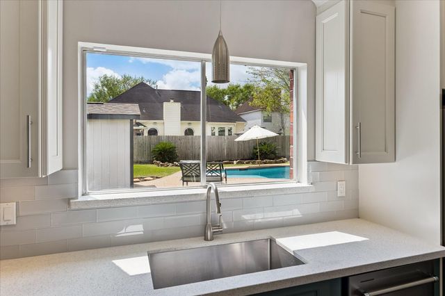 7022 Red Coral Drive, Pasadena, TX 77505