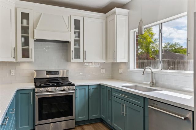 7022 Red Coral Drive, Pasadena, TX 77505