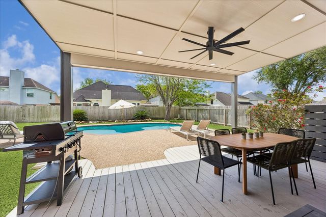 7022 Red Coral Drive, Pasadena, TX 77505