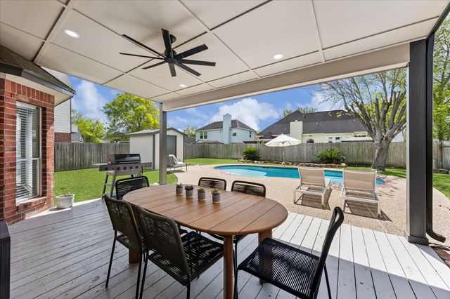 7022 Red Coral Drive, Pasadena, TX 77505