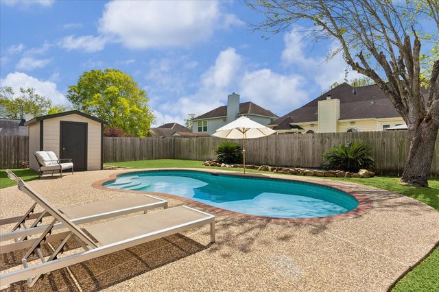 7022 Red Coral Drive, Pasadena, TX 77505