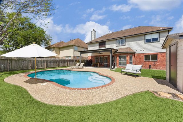 7022 Red Coral Drive, Pasadena, TX 77505