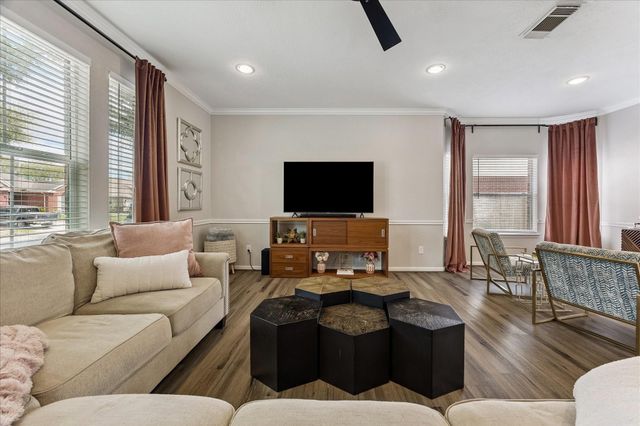 7022 Red Coral Drive, Pasadena, TX 77505