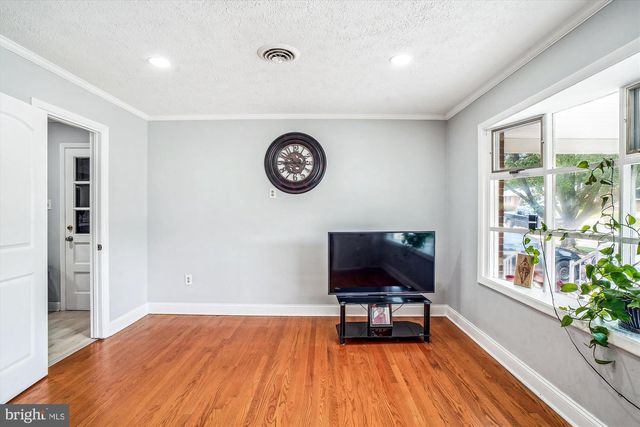 702 MIDWAY DR, Frederick, MD 21701