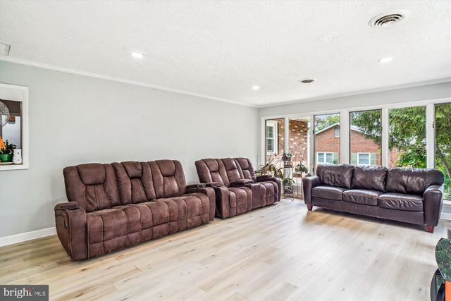 702 MIDWAY DR, Frederick, MD 21701