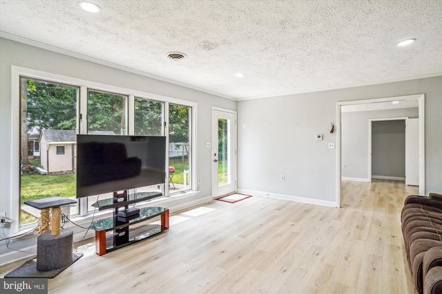 702 MIDWAY DR, Frederick, MD 21701