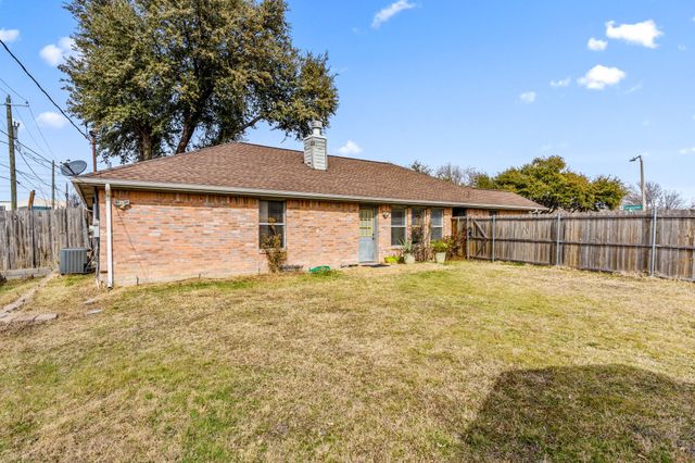 3133 Summerfield Lane, Grand Prairie, TX 75052