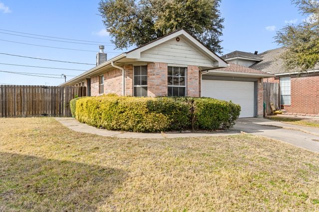 3133 Summerfield Lane, Grand Prairie, TX 75052