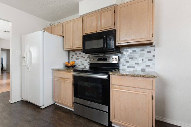 3133 Summerfield Lane, Grand Prairie, TX 75052