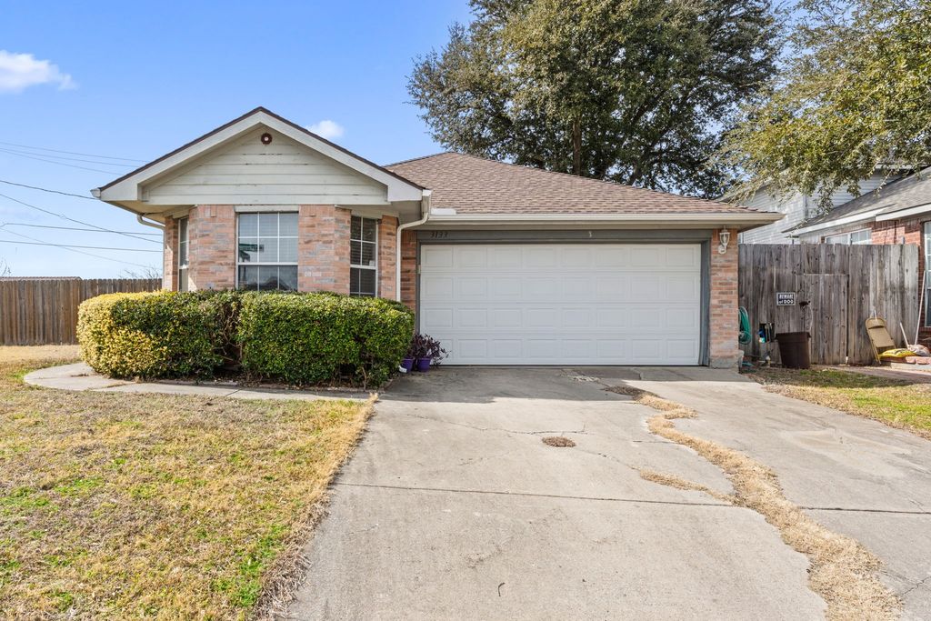 3133 Summerfield Lane, Grand Prairie, TX 75052