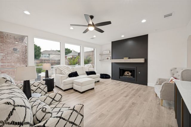2416 Campfire Lane, Frisco, TX 75033