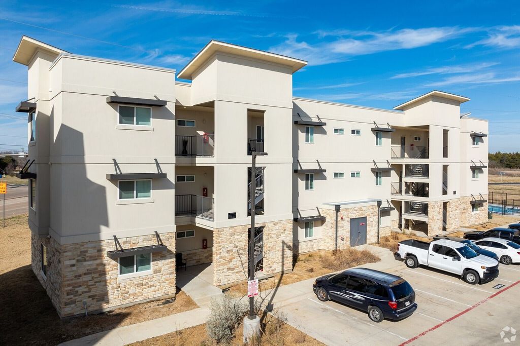 1101 Biloxi Drive 1, Ennis, TX 75119