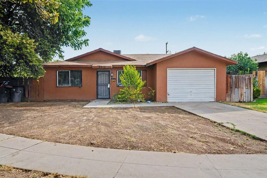 Image 11 of property listing at 2673 S Tupman, Fresno, CA 93706