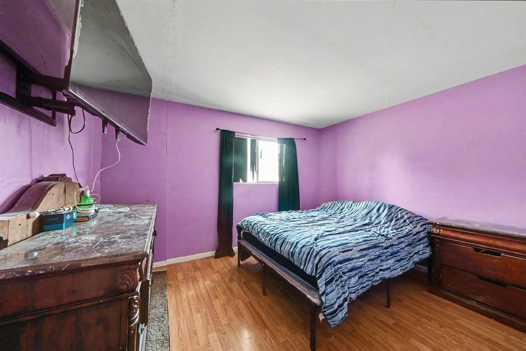 Image 15 of property listing at 2673 S Tupman, Fresno, CA 93706