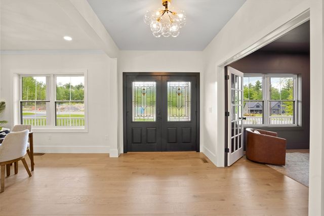 32 Colby Farm Rd, Chester, NH 03036