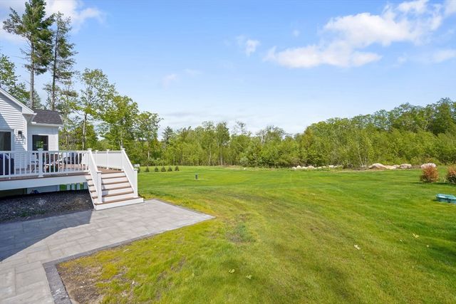 32 Colby Farm Rd, Chester, NH 03036