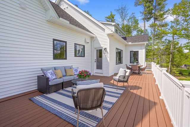 32 Colby Farm Rd, Chester, NH 03036