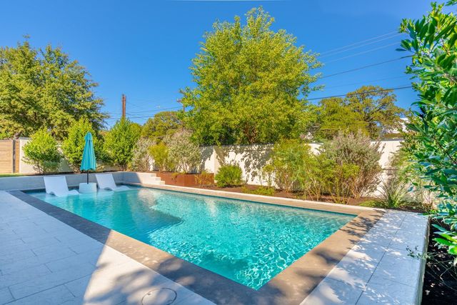 2105 Enfield RD A, Austin, TX 78703