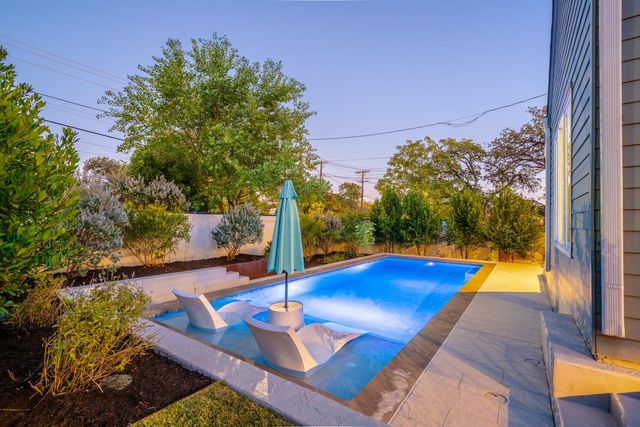 2105 Enfield RD A, Austin, TX 78703