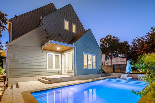 2105 Enfield RD A, Austin, TX 78703