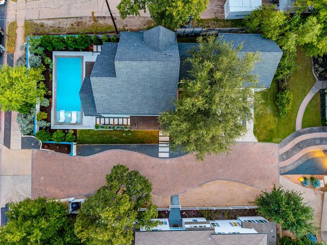 2105 Enfield RD A, Austin, TX 78703