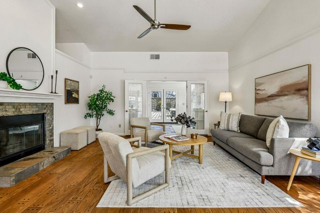 8919 Sonoma Valley Way, Sacramento, CA 95829