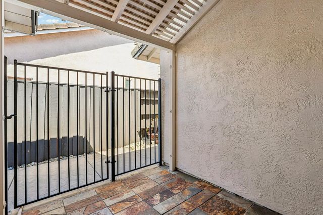 8919 Sonoma Valley Way, Sacramento, CA 95829