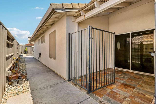 8919 Sonoma Valley Way, Sacramento, CA 95829