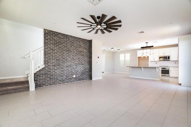 9733 Tribeca Dr, Sacramento, CA 95829