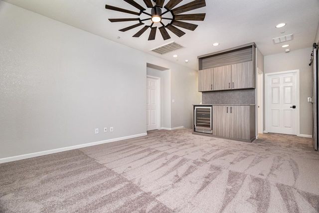 9733 Tribeca Dr, Sacramento, CA 95829