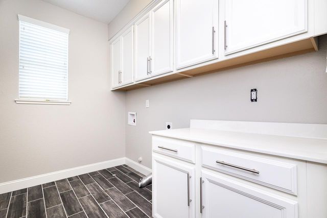9733 Tribeca Dr, Sacramento, CA 95829