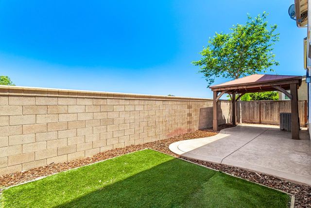 9733 Tribeca Dr, Sacramento, CA 95829