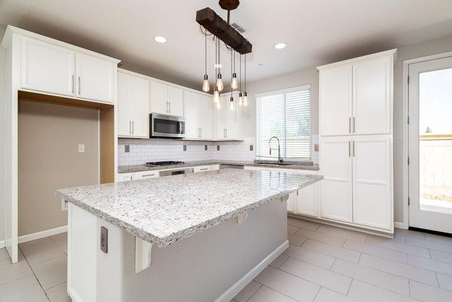 9733 Tribeca Dr, Sacramento, CA 95829