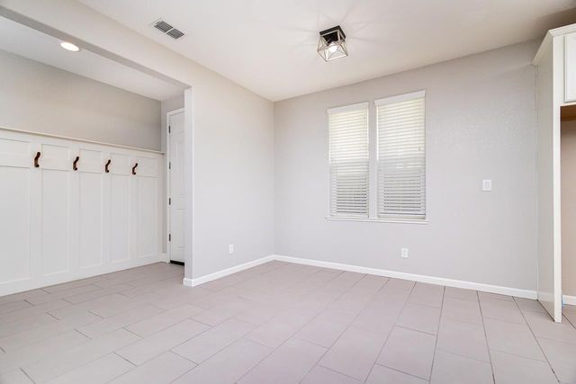 9733 Tribeca Dr, Sacramento, CA 95829