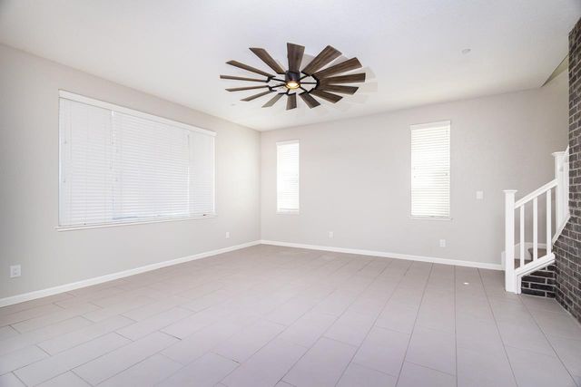 9733 Tribeca Dr, Sacramento, CA 95829