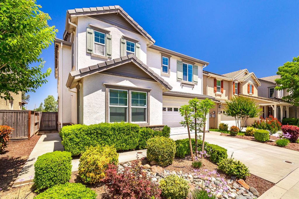 9733 Tribeca Dr, Sacramento, CA 95829