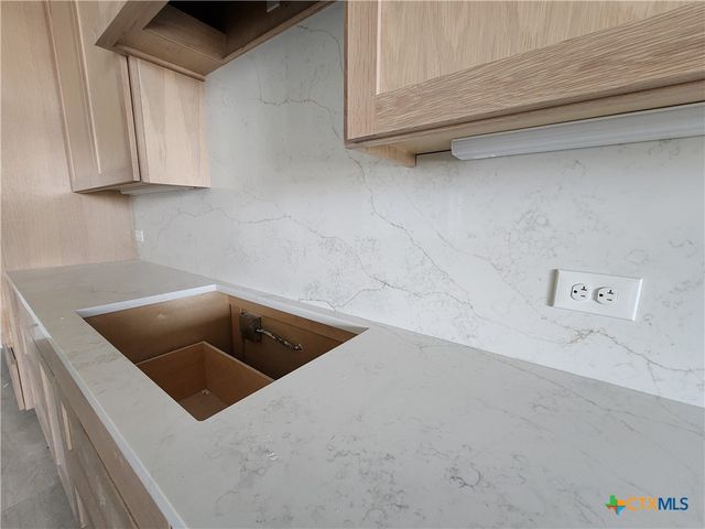 302 Rodeo Road, Salado, TX 76571