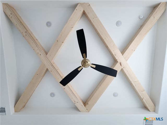 302 Rodeo Road, Salado, TX 76571