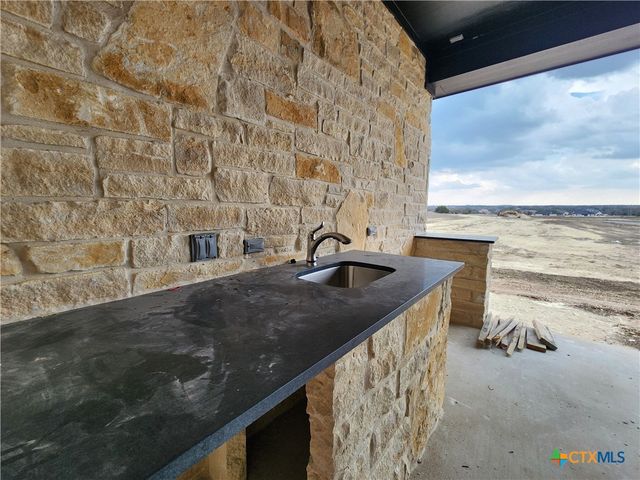 302 Rodeo Road, Salado, TX 76571