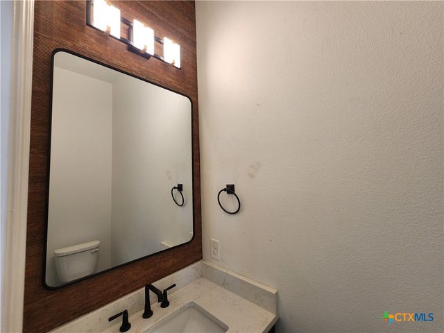 302 Rodeo Road, Salado, TX 76571
