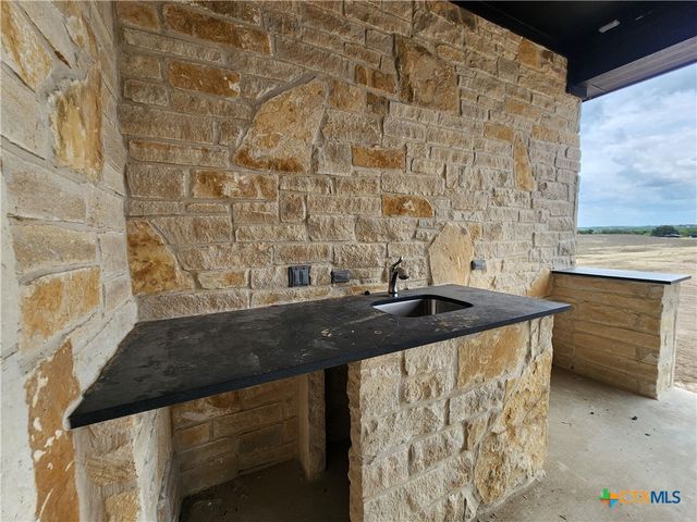302 Rodeo Road, Salado, TX 76571