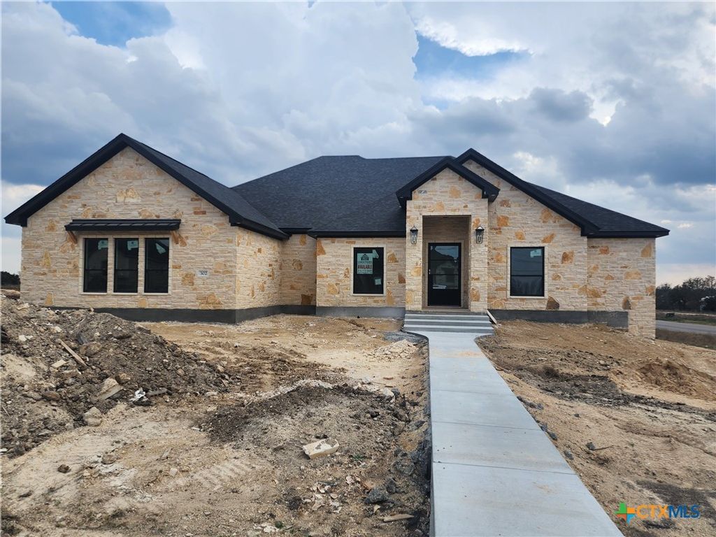 302 Rodeo Road, Salado, TX 76571